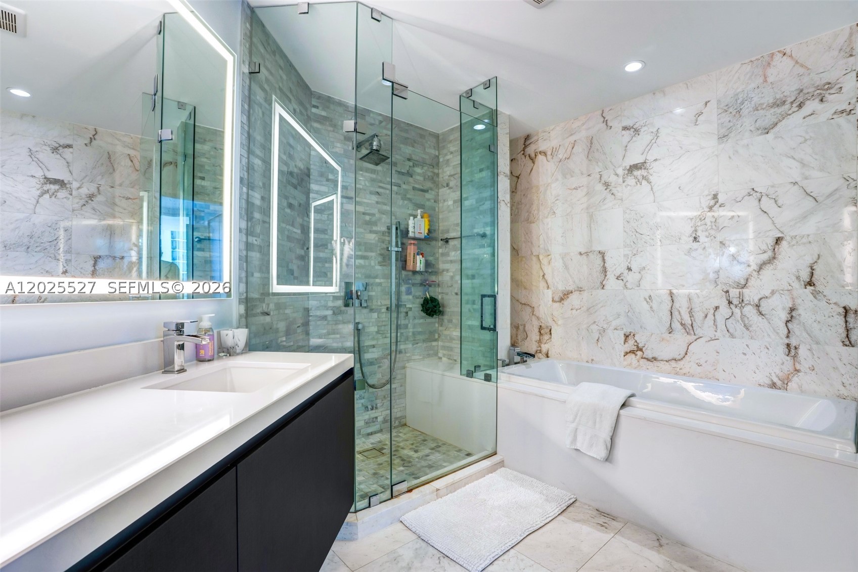 PARAMOUNT MIAMI WORLDCENT - Residential Lease