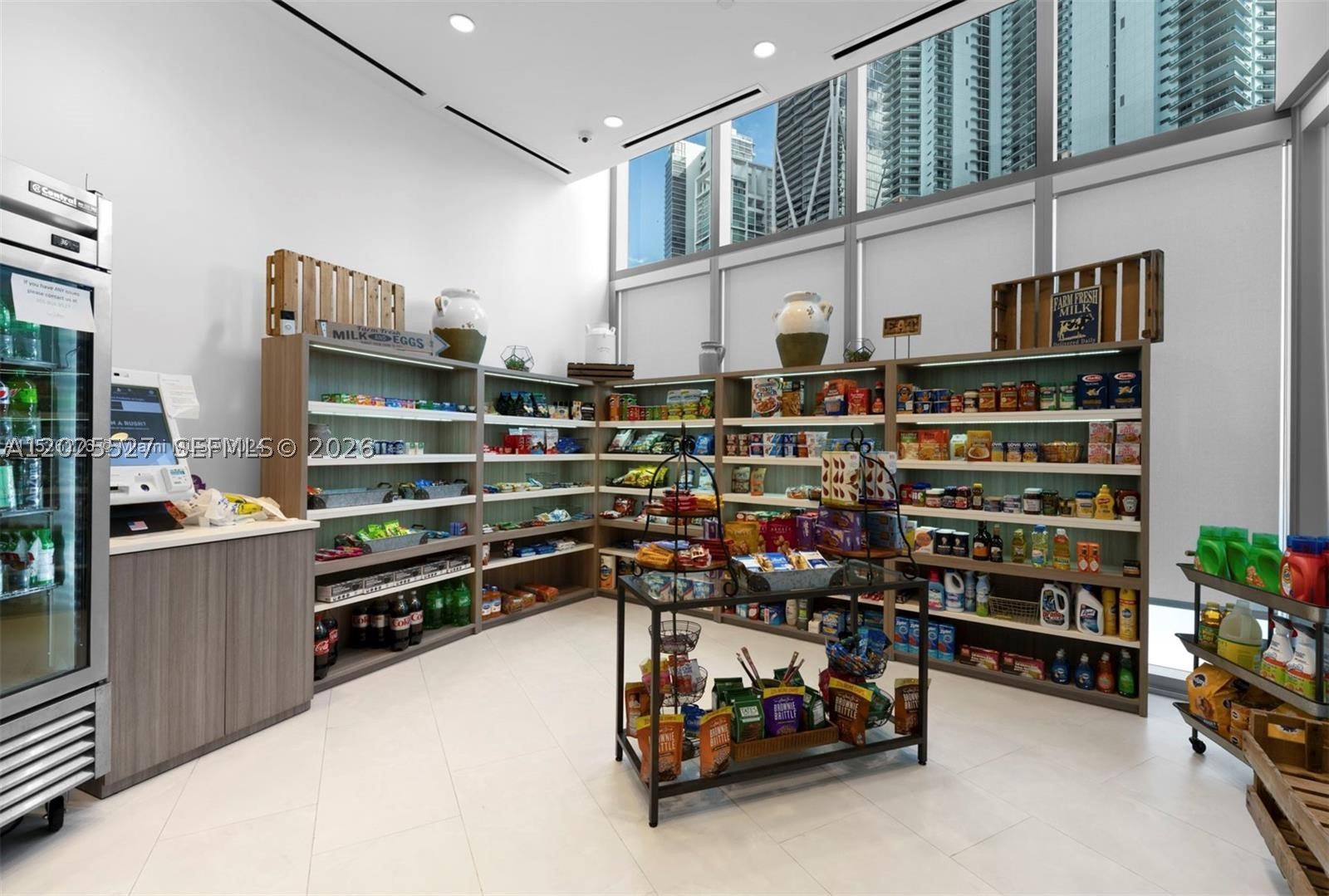 PARAMOUNT MIAMI WORLDCENT - Residential Lease