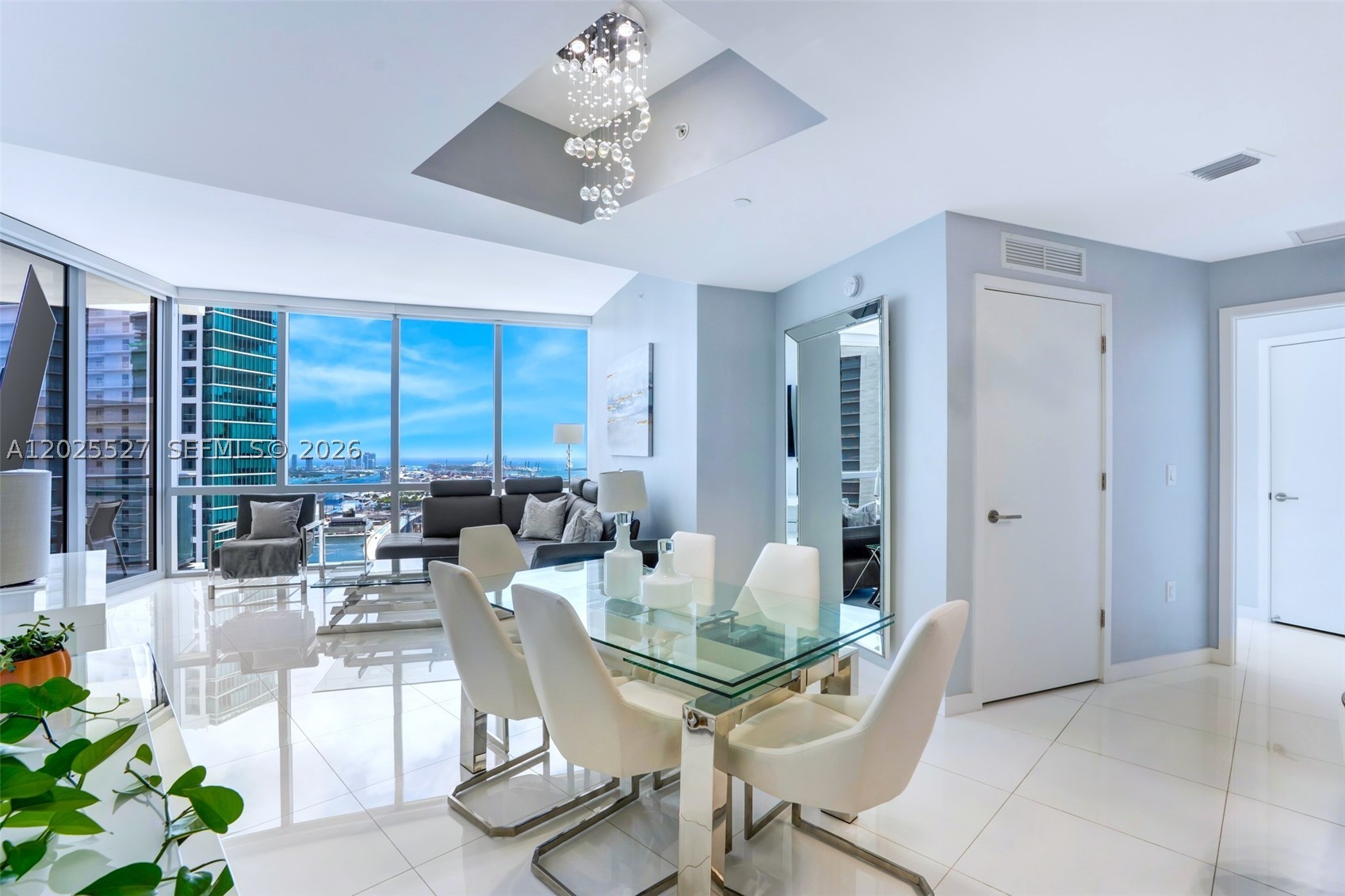 PARAMOUNT MIAMI WORLDCENT - Residential Lease