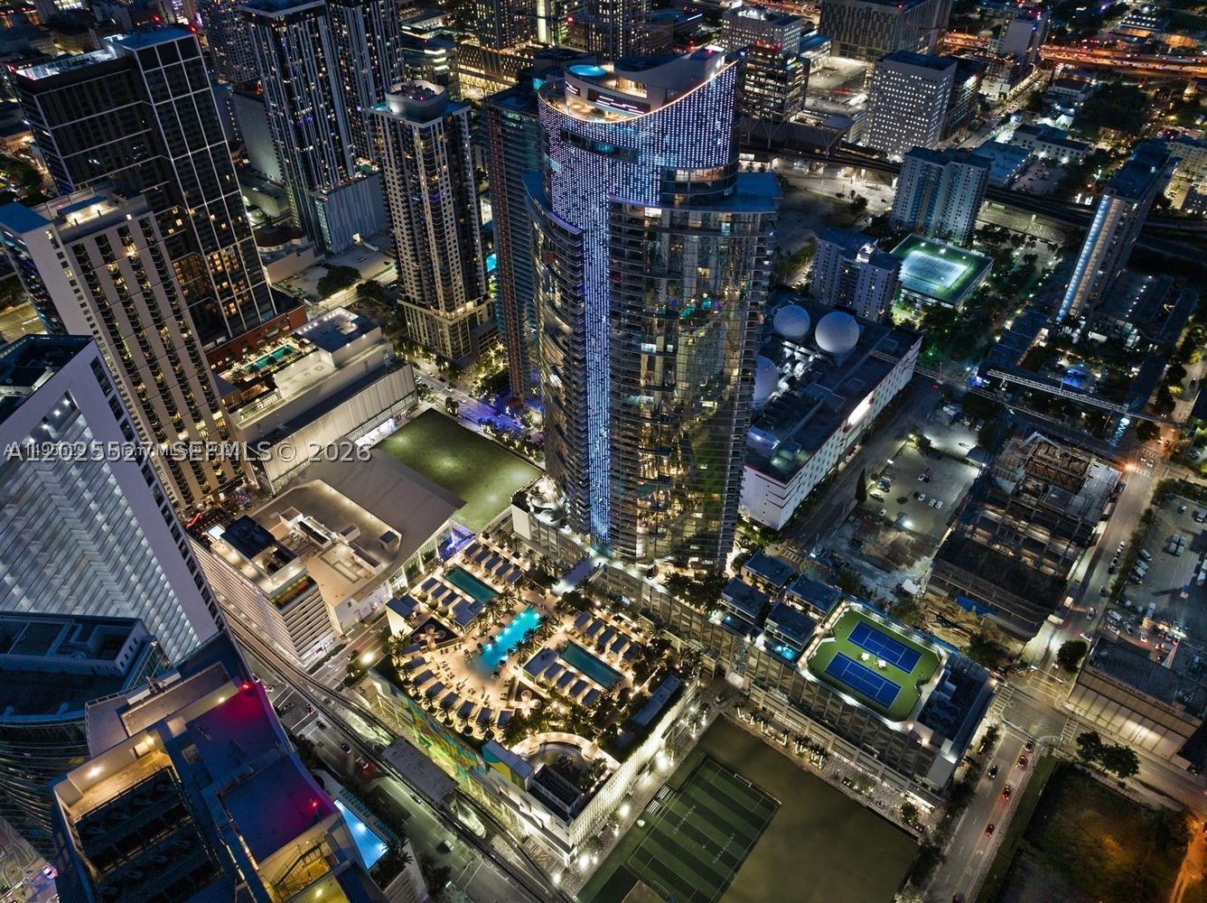 PARAMOUNT MIAMI WORLDCENT - Residential Lease