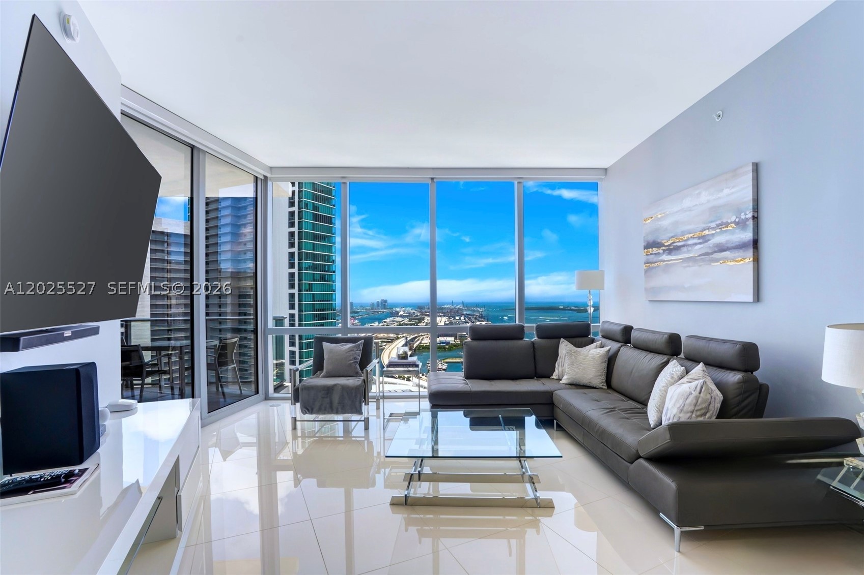 PARAMOUNT MIAMI WORLDCENT - Residential Lease