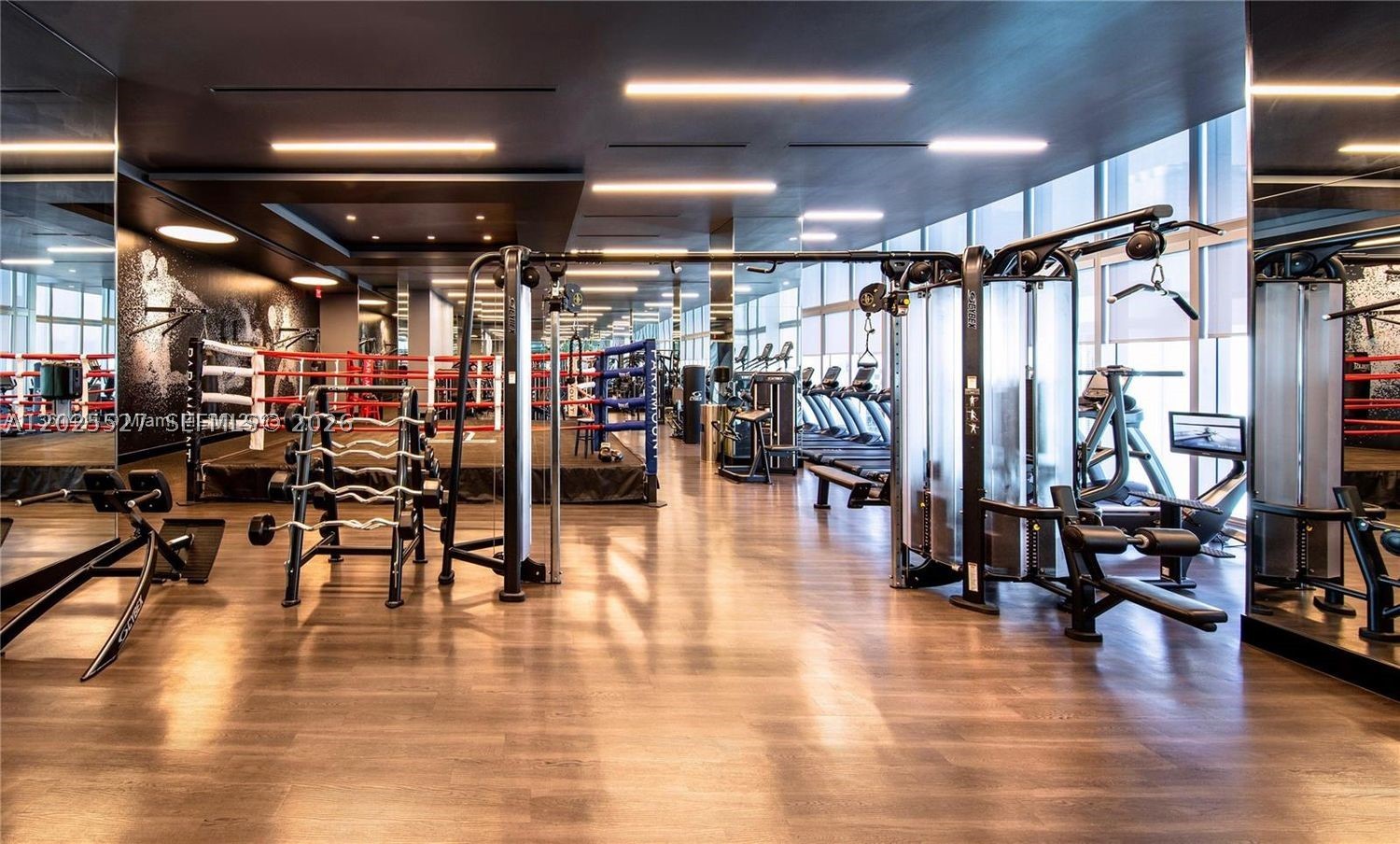 PARAMOUNT MIAMI WORLDCENT - Residential Lease