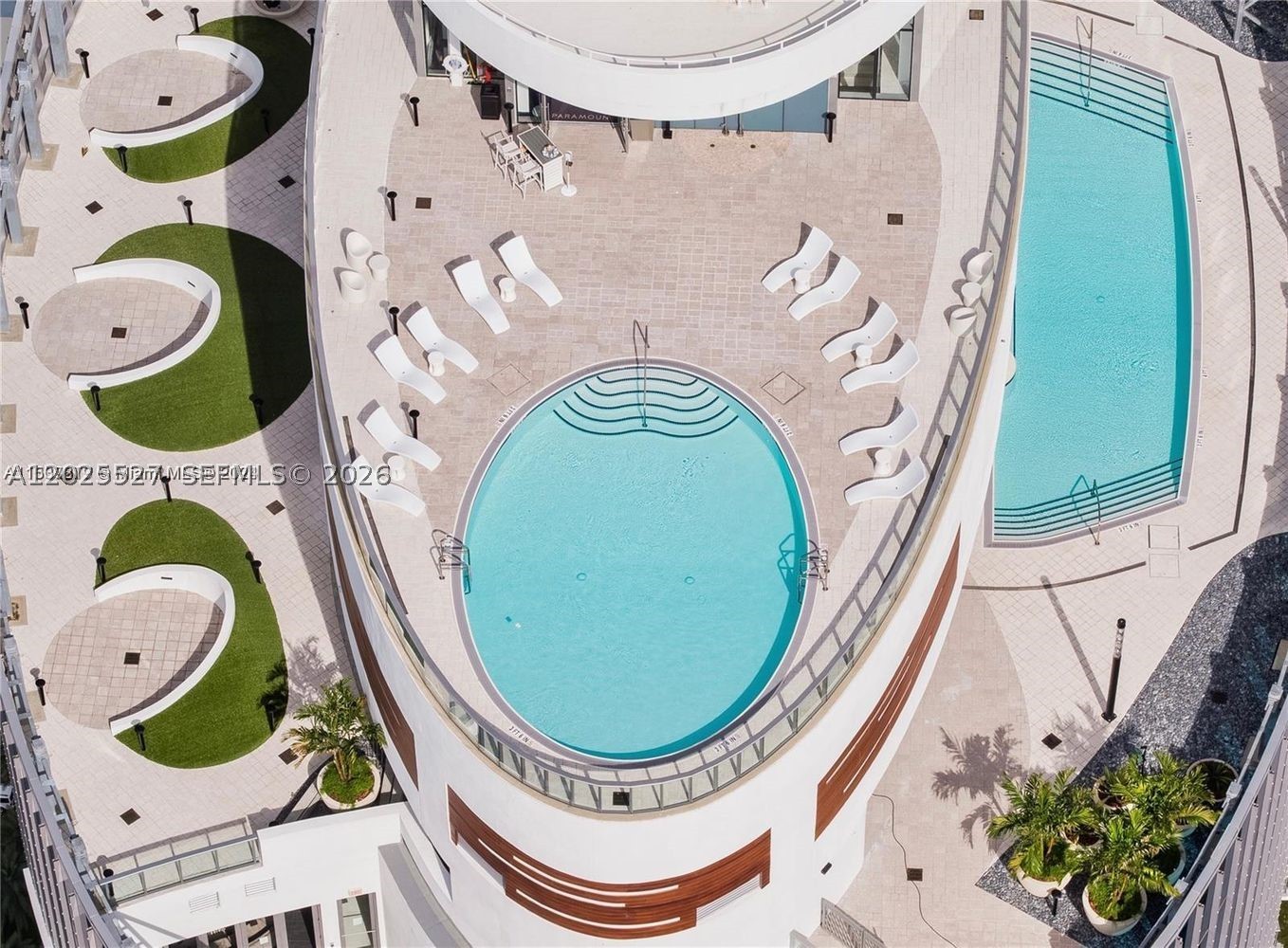 PARAMOUNT MIAMI WORLDCENT - Residential Lease
