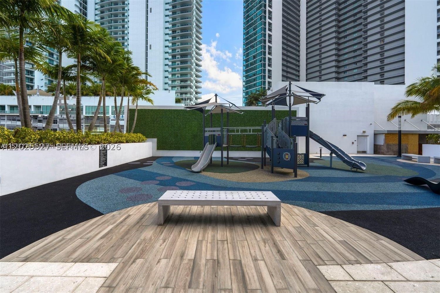 PARAMOUNT MIAMI WORLDCENT - Residential Lease