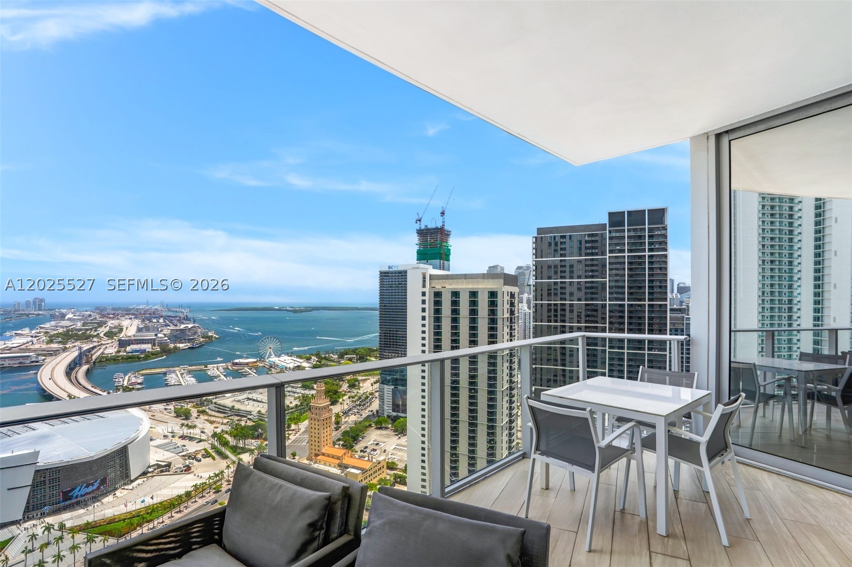 PARAMOUNT MIAMI WORLDCENT - Residential Lease