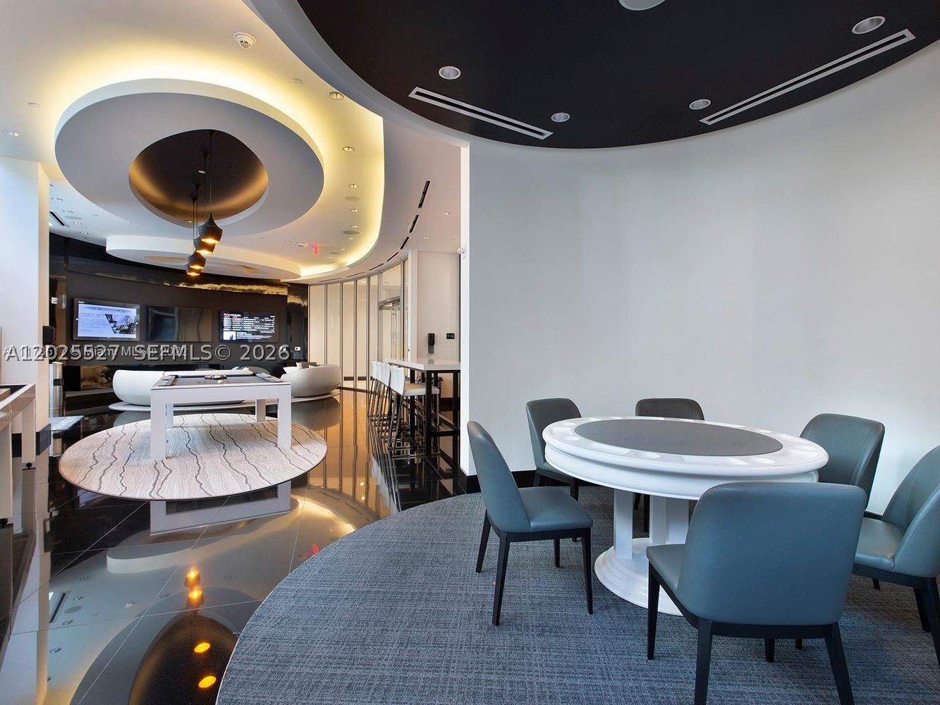 PARAMOUNT MIAMI WORLDCENT - Residential Lease