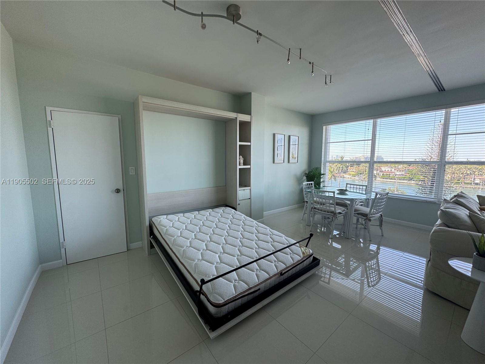 THE EXECUTIVE CONDO - Residential Lease