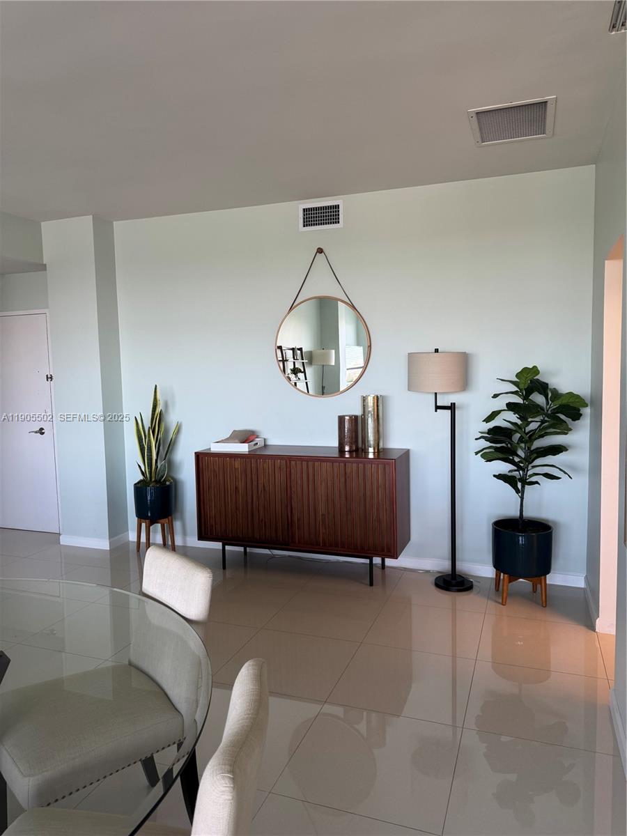 THE EXECUTIVE CONDO - Residential Lease