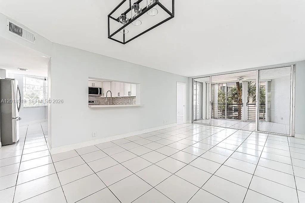 CONDO 4 OF SABAL PALM CON - Residential