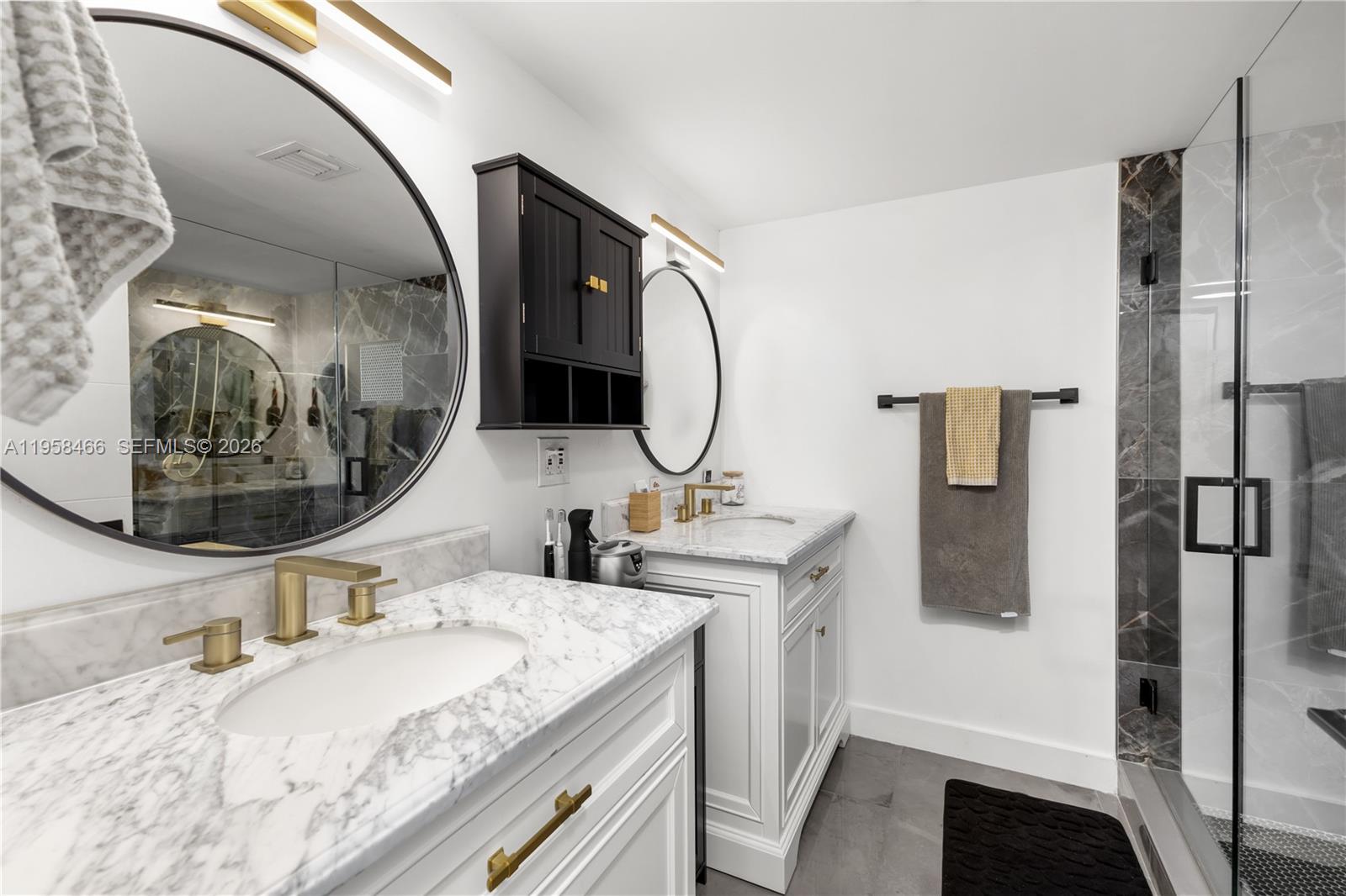 TOWERS OF QUAYSIDE CONDO - Residential