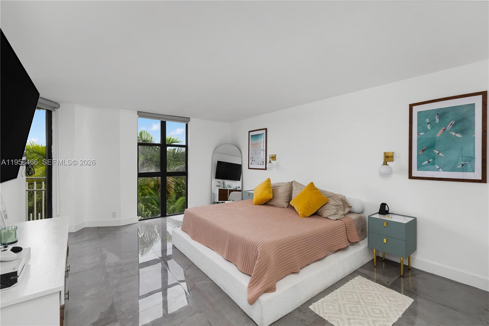 TOWERS OF QUAYSIDE CONDO - Residential