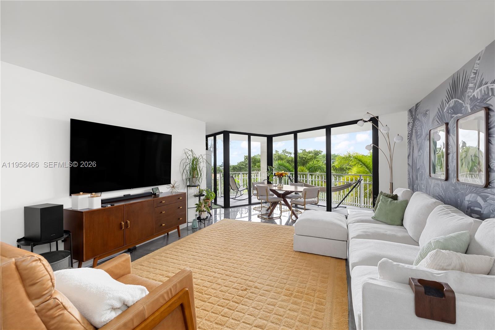 TOWERS OF QUAYSIDE CONDO - Residential