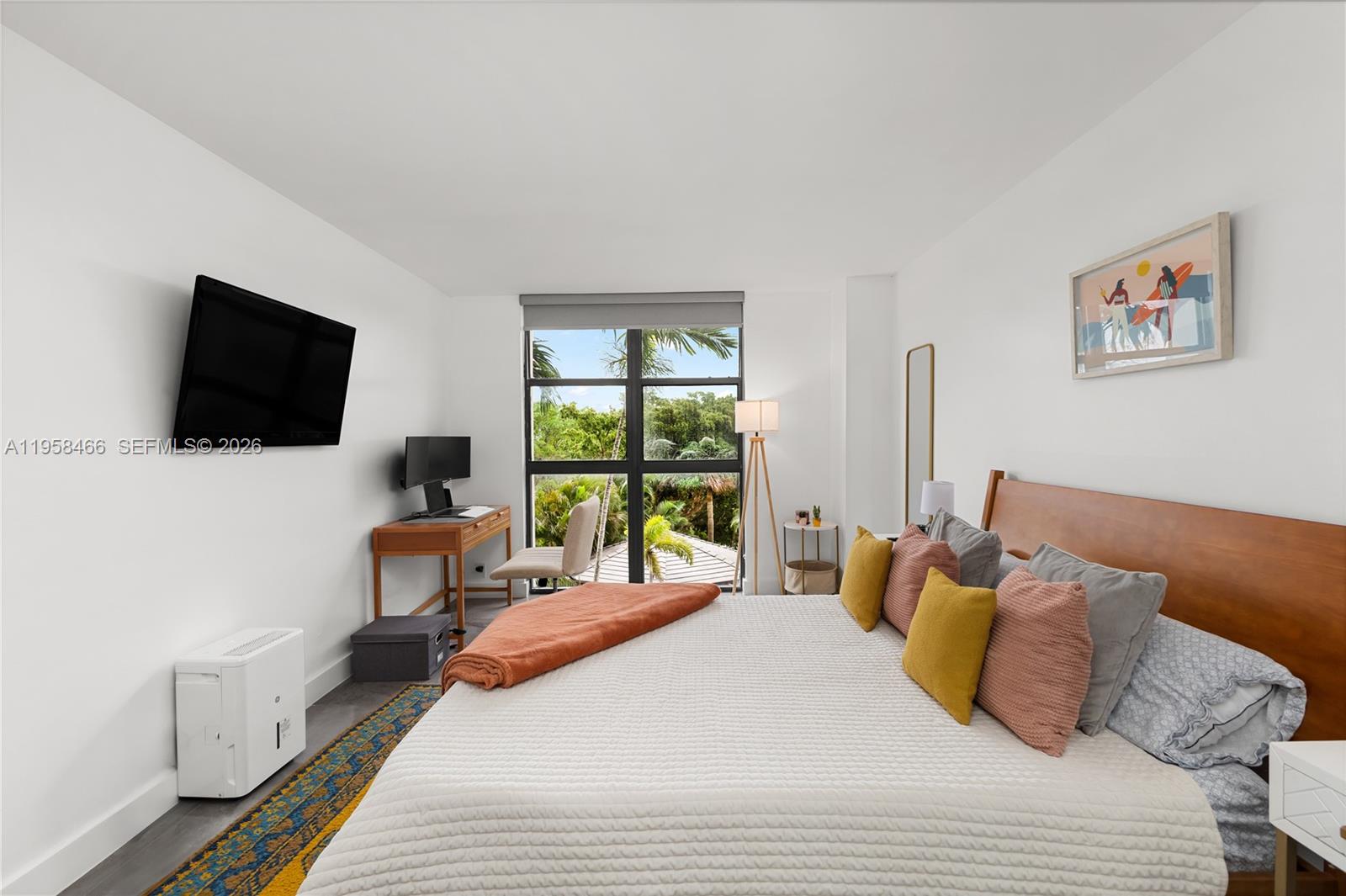 TOWERS OF QUAYSIDE CONDO - Residential