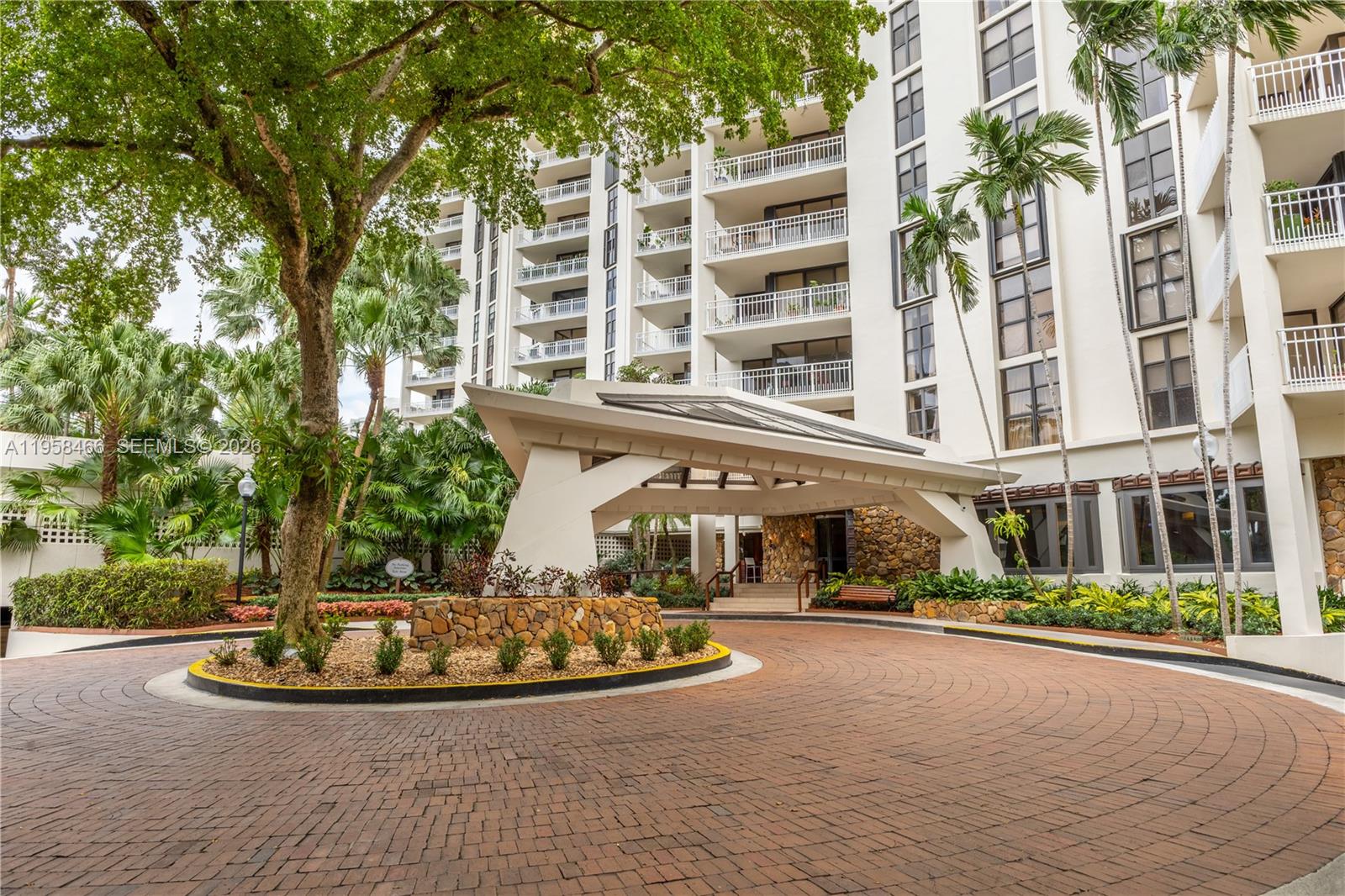 TOWERS OF QUAYSIDE CONDO - Residential