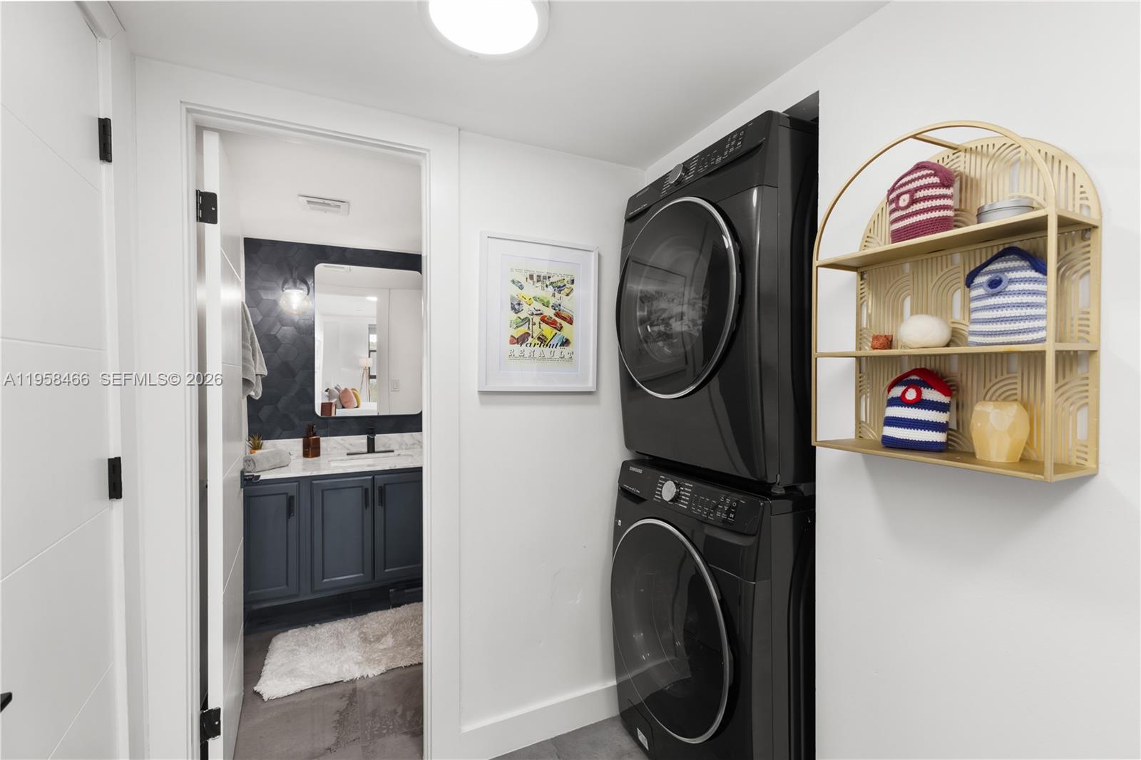 TOWERS OF QUAYSIDE CONDO - Residential