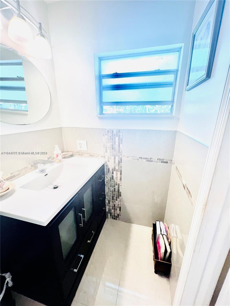 MIRAMAR ISLES SEC 2 - Residential Lease