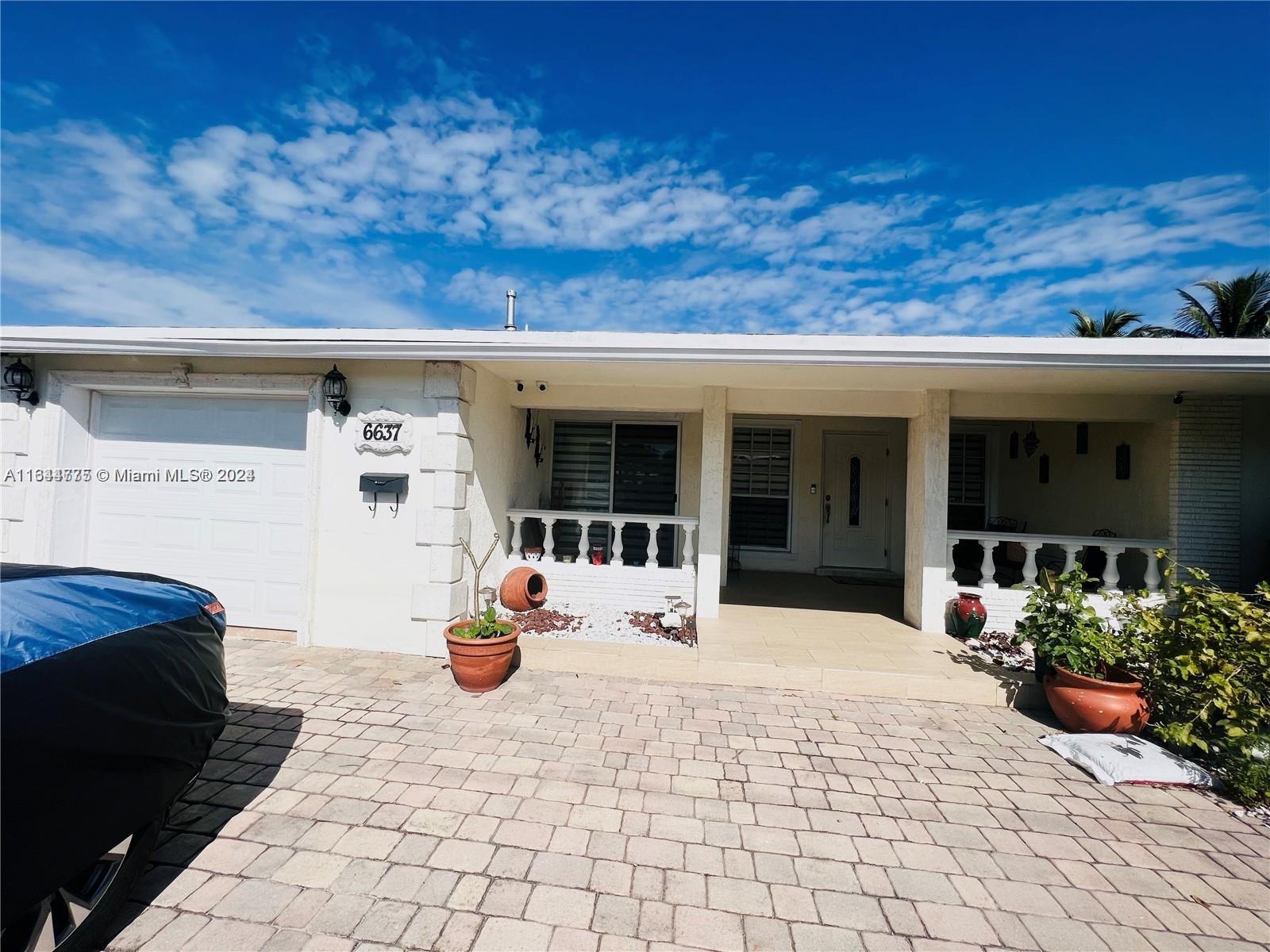 Beautiful 3/2 single family home in Miramar. private pool, clay pavers backyard, covered and screened terrace, perfect for entertaining family and friends. Tile floor, one car garage. The master bedroom offers two closets, a large bathroom. Great location! close to Florida Turnpike, shopping centers and restaurants and excellent Public Schools. Come see for yourself. Freshly painted, unfurnished, surveillance camaras.