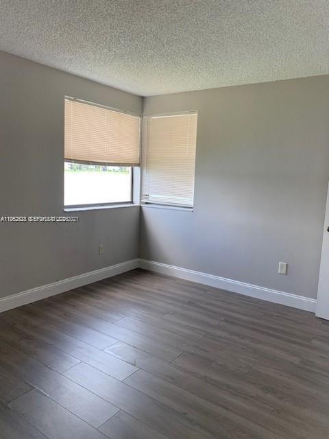 LAKESHORE CONDO #5 - Residential