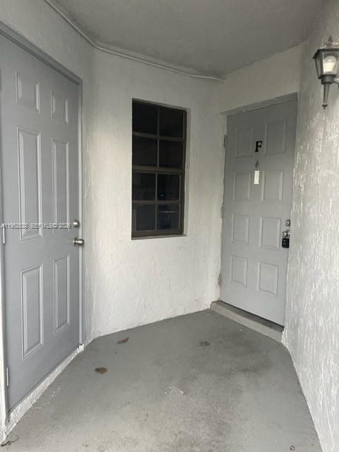 LAKESHORE CONDO #5 - Residential
