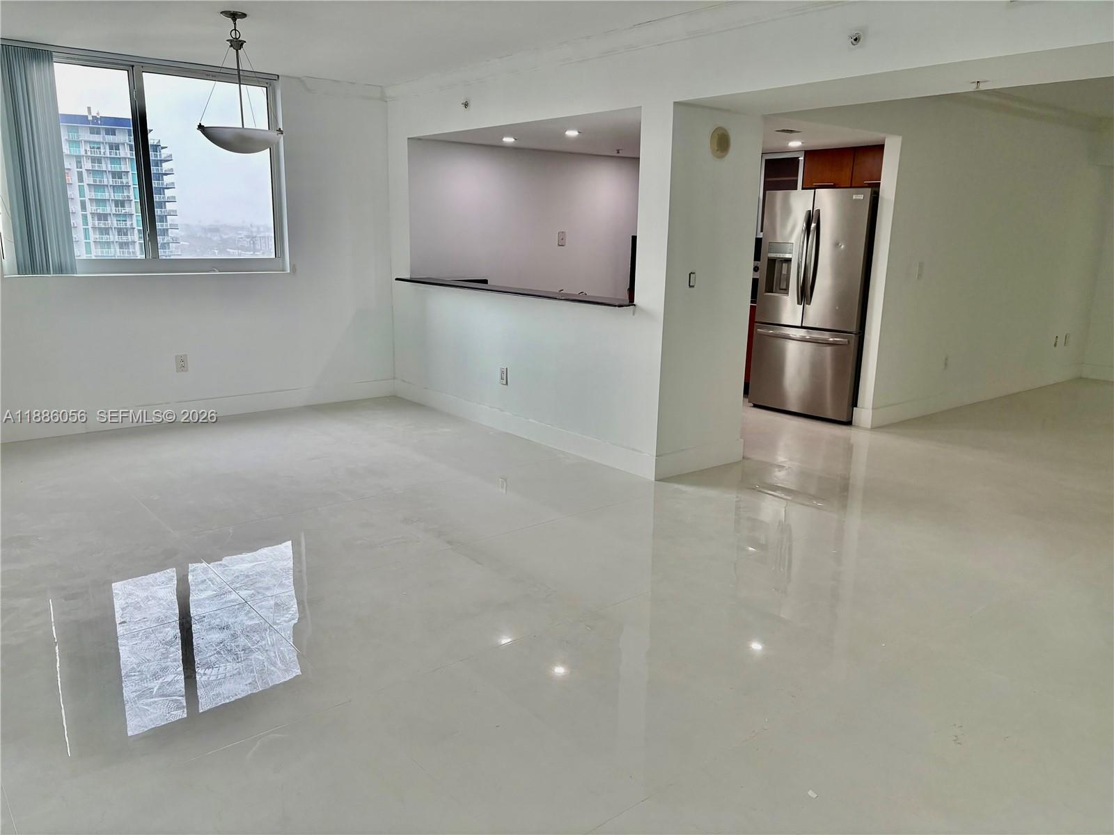 1800 CLUB CONDO - Residential Lease