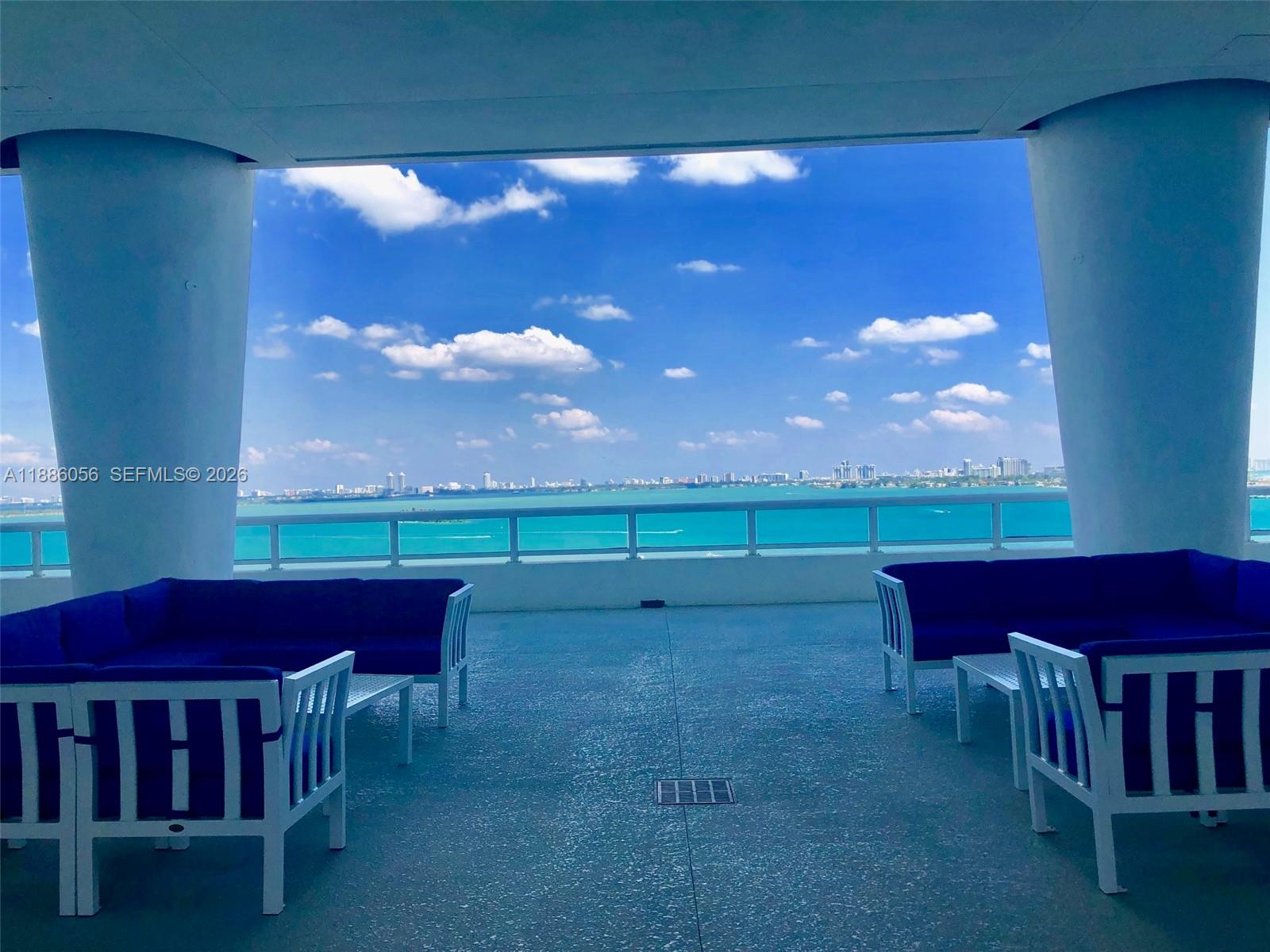 1800 CLUB CONDO - Residential Lease
