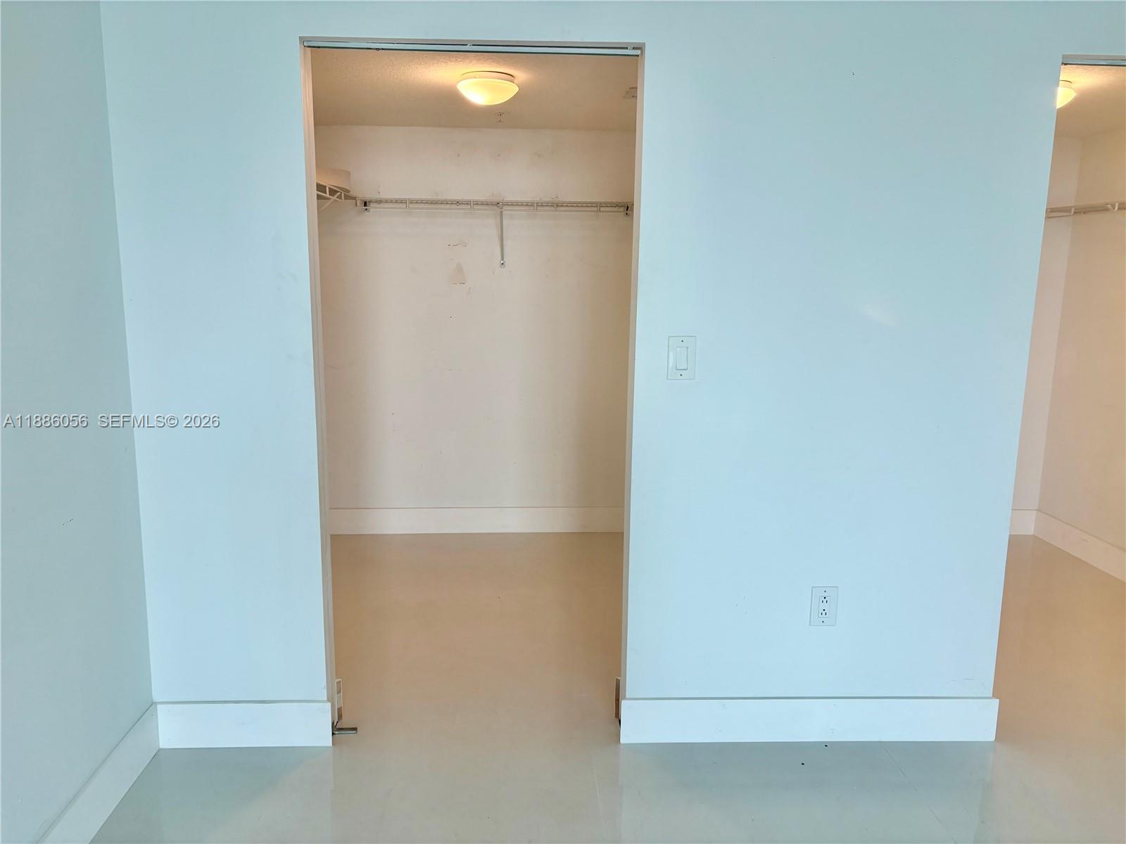 1800 CLUB CONDO - Residential Lease
