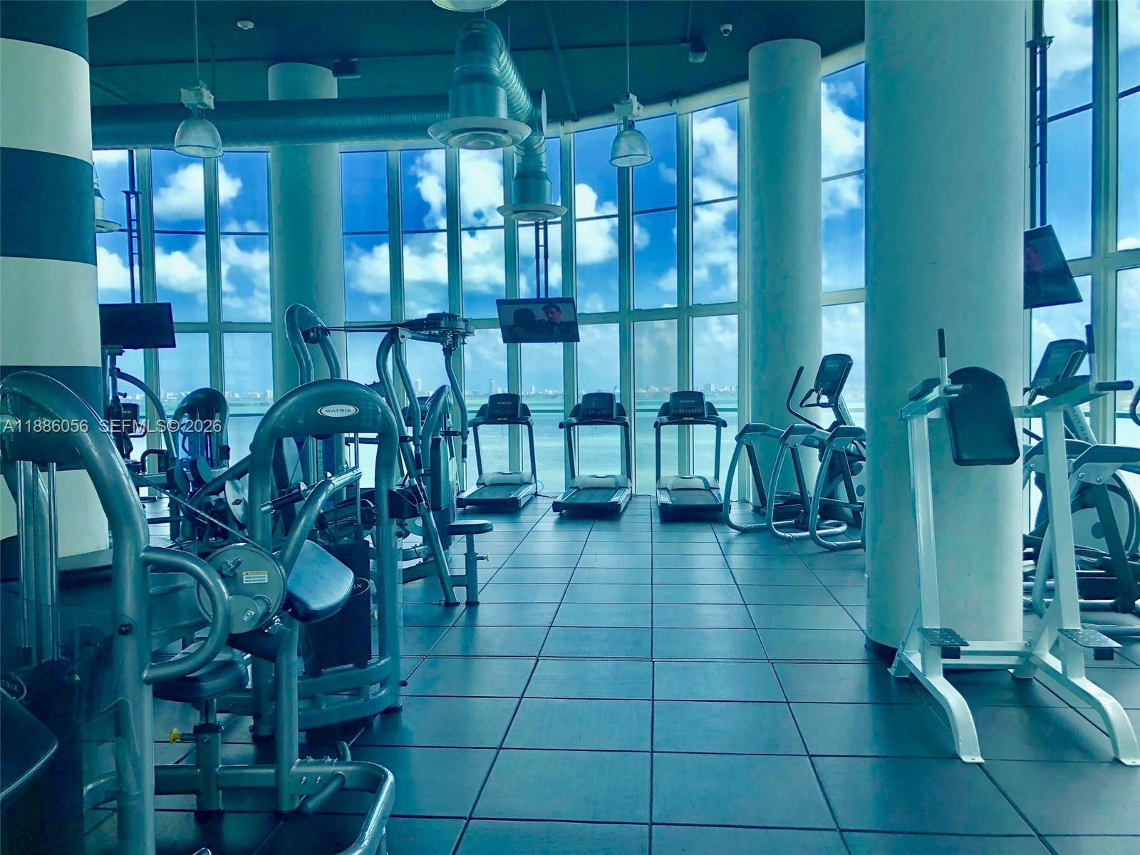 1800 CLUB CONDO - Residential Lease