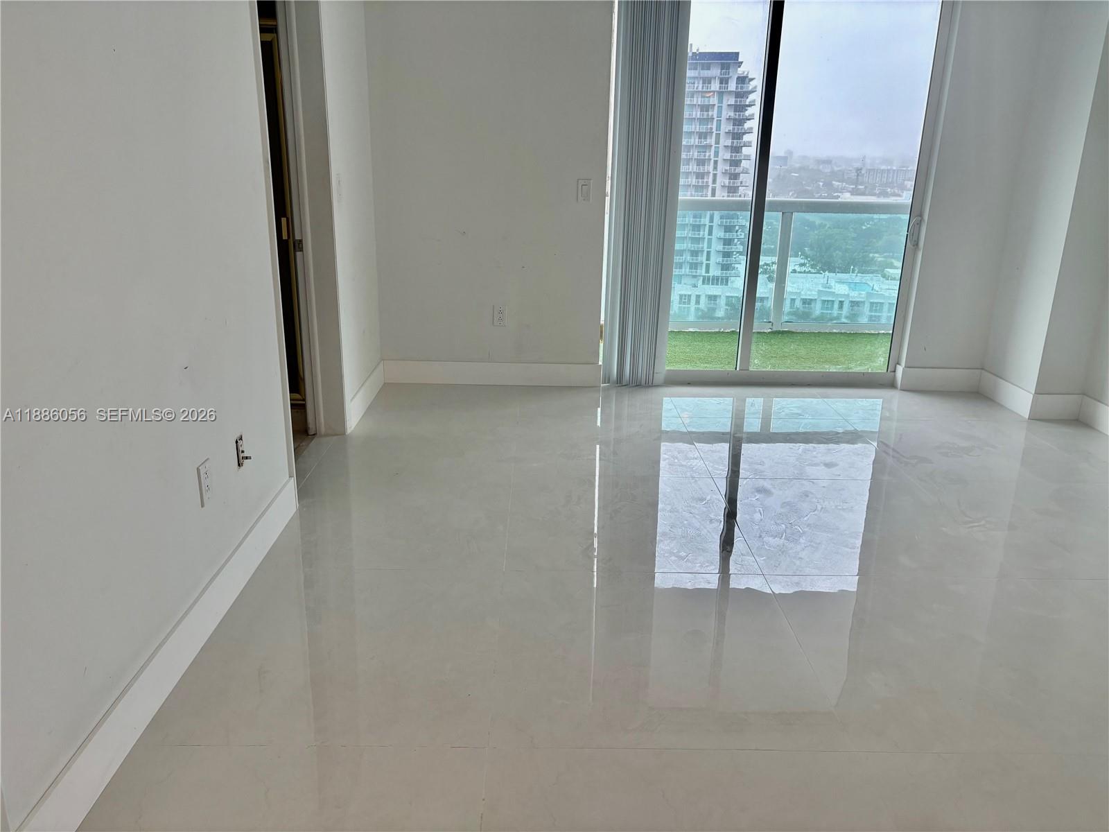 1800 CLUB CONDO - Residential Lease