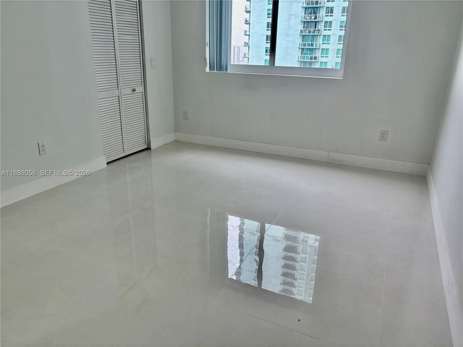 1800 CLUB CONDO - Residential Lease