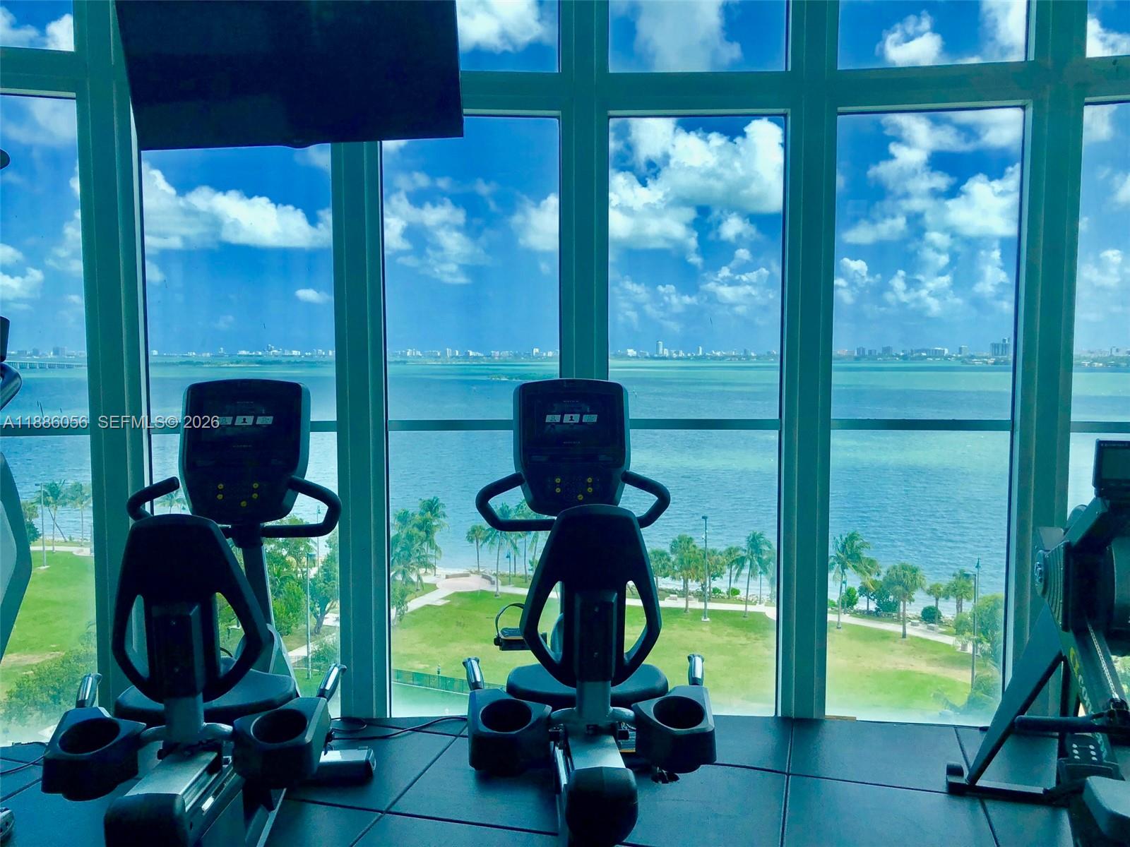1800 CLUB CONDO - Residential Lease