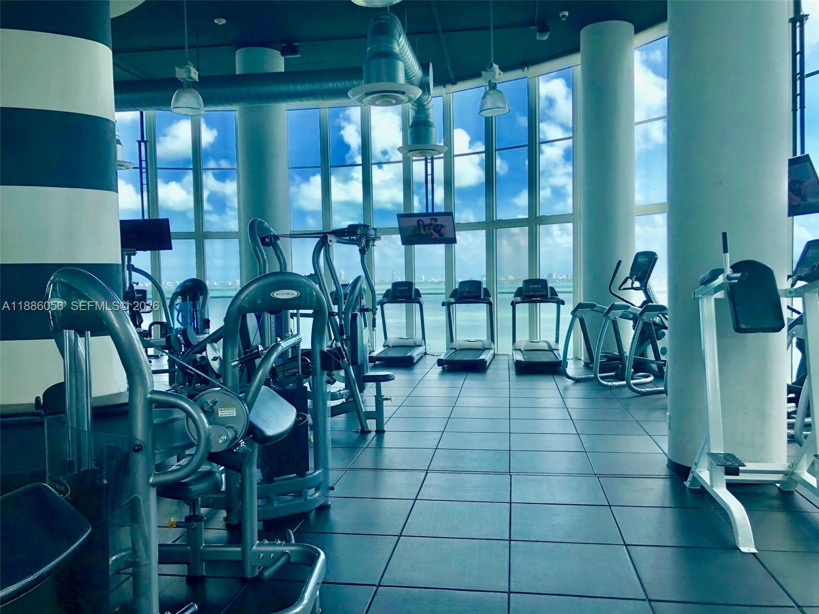 1800 CLUB CONDO - Residential Lease