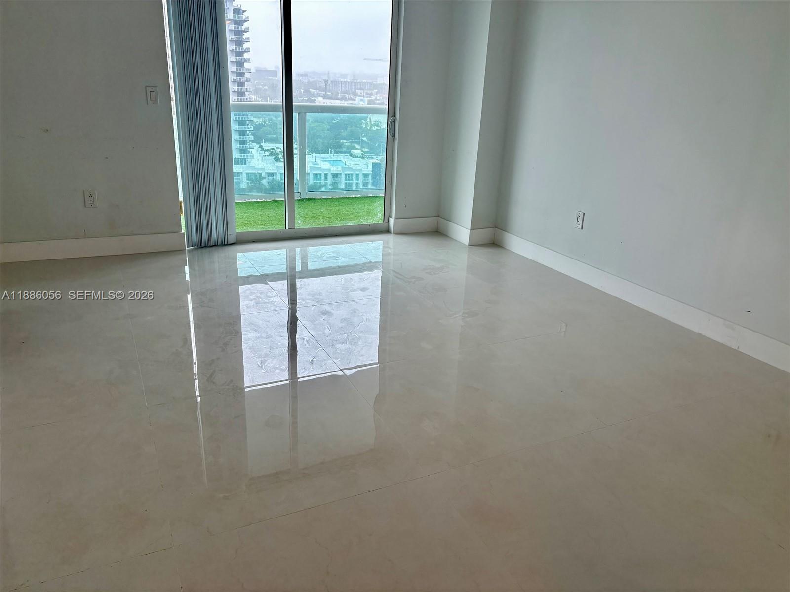 1800 CLUB CONDO - Residential Lease