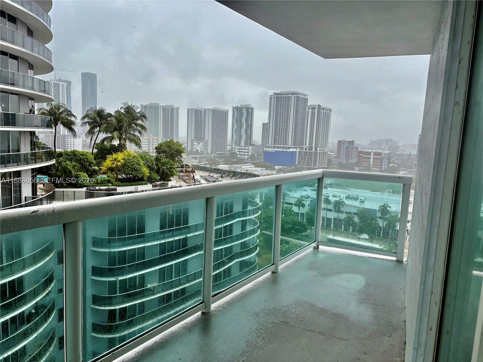 1800 CLUB CONDO - Residential Lease