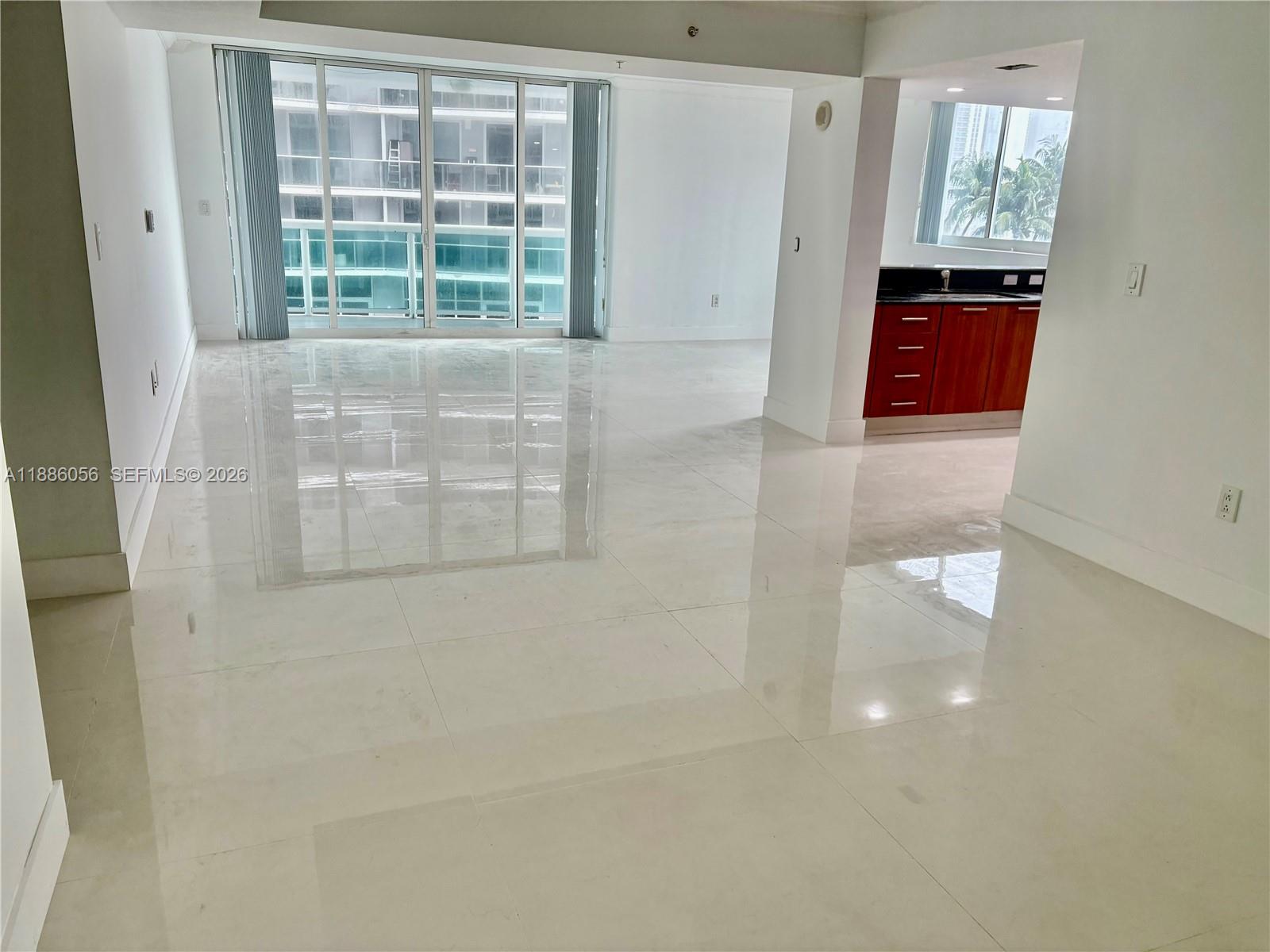 1800 CLUB CONDO - Residential Lease