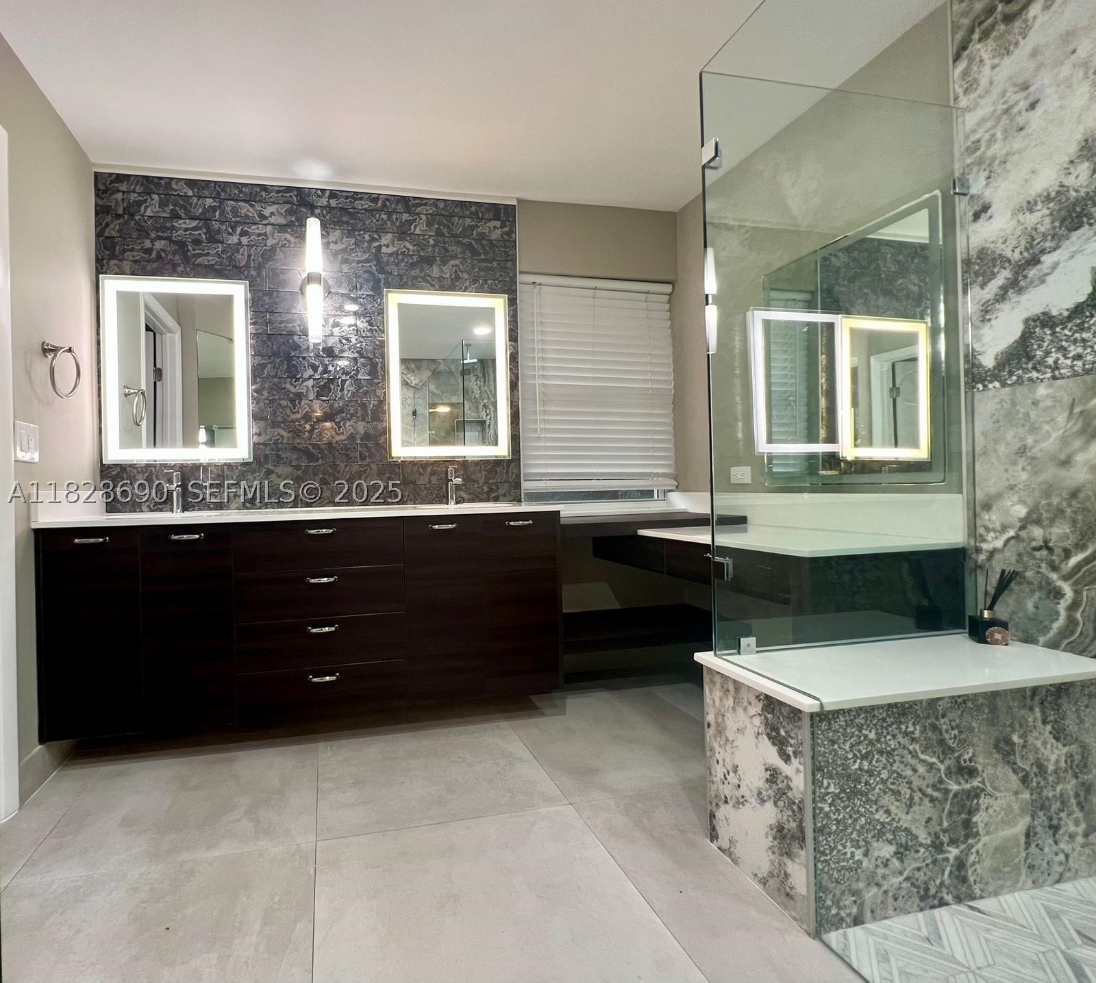 COUNTRY ADDRESS ENCORE - Residential