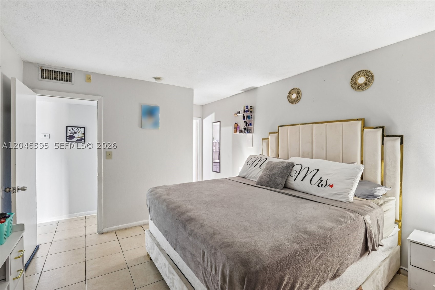 OLA CONDO - Residential