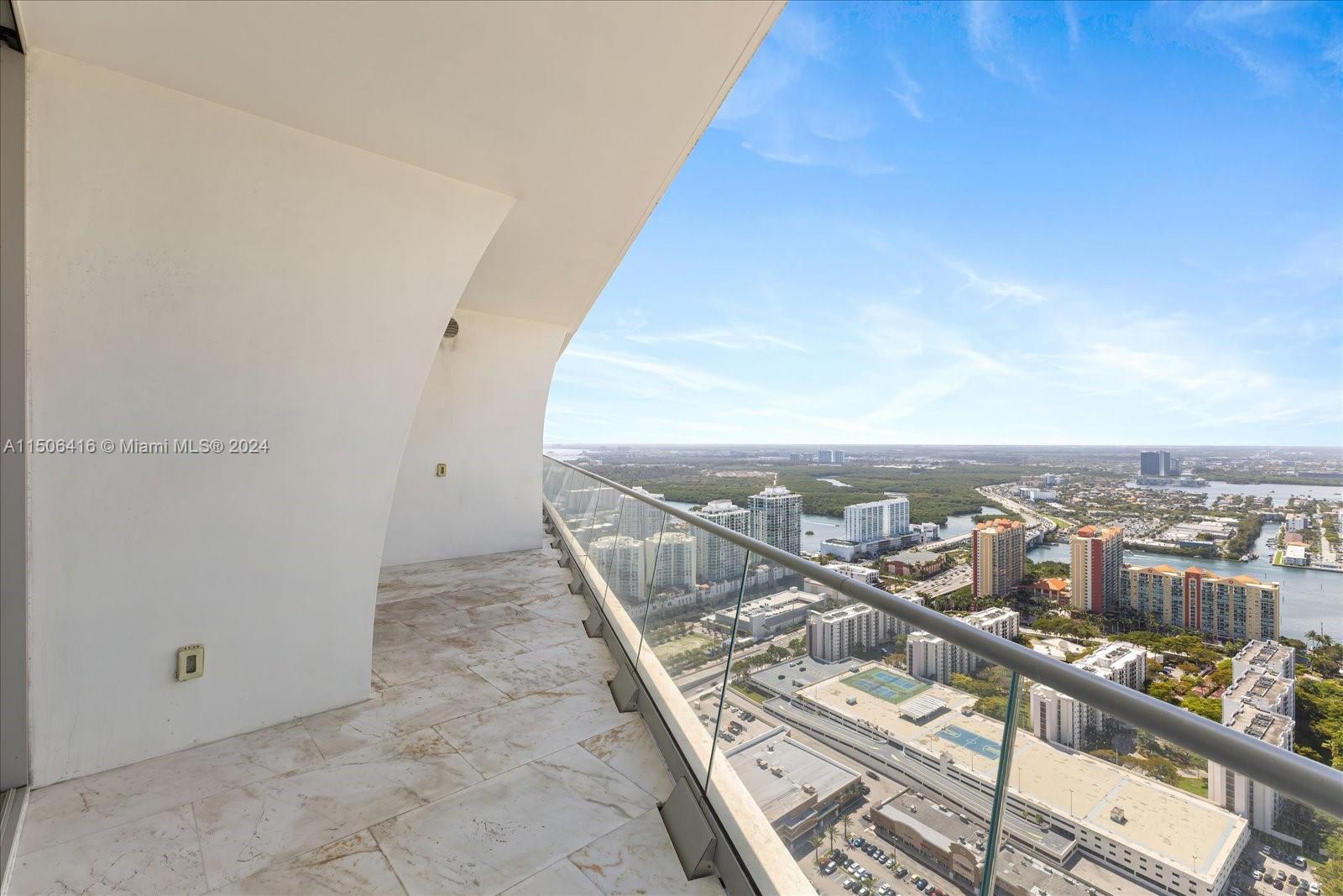 JADE SIGNATURE CONDO - Residential