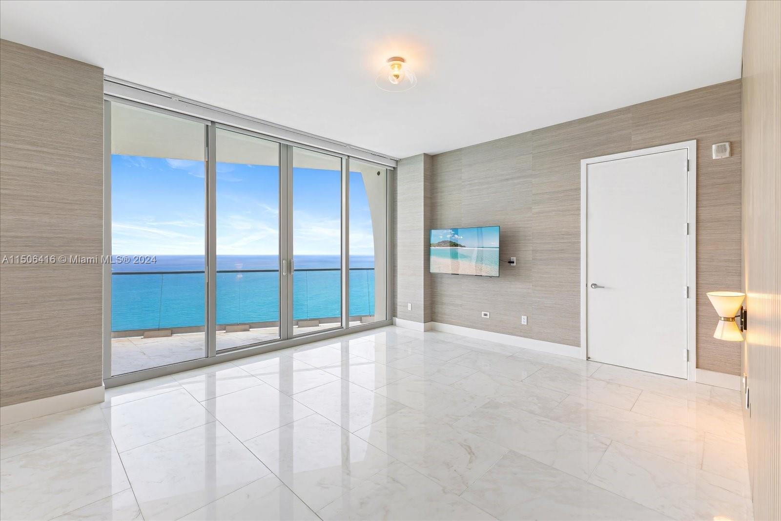 JADE SIGNATURE CONDO - Residential