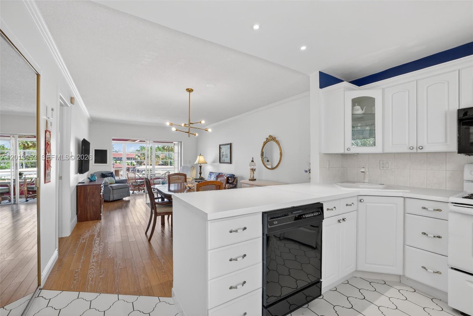 LAUDERDALE OAKS CONDO XII - Residential