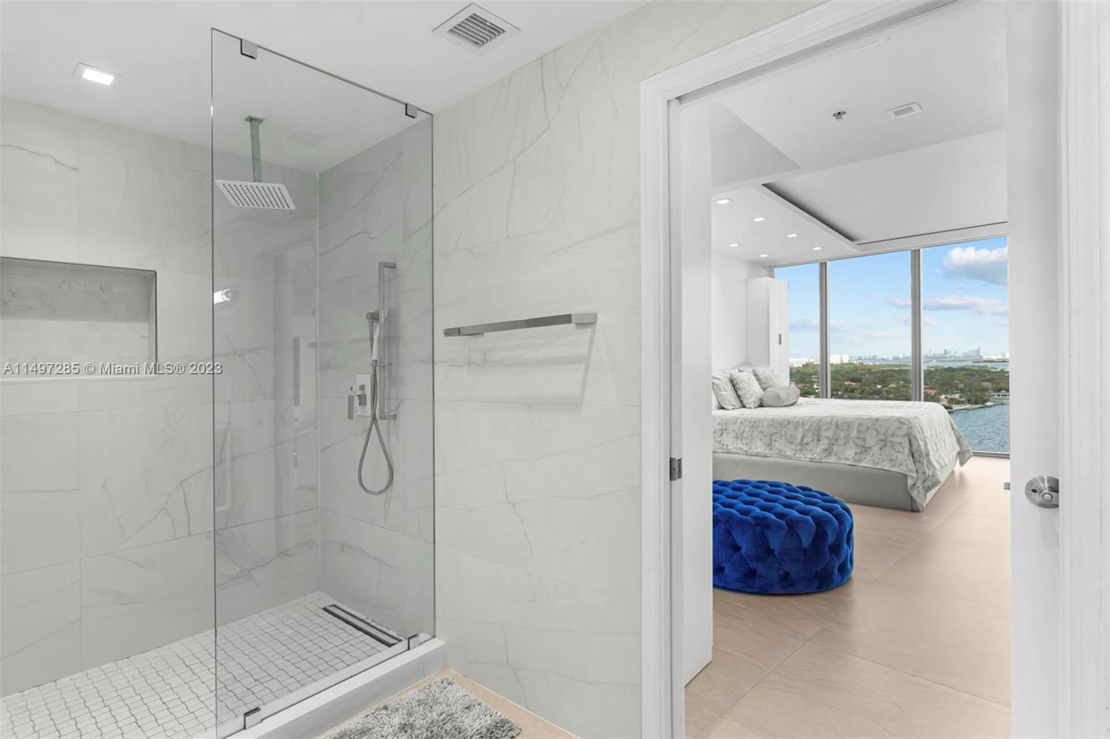 BLUE CONDO - Residential Lease