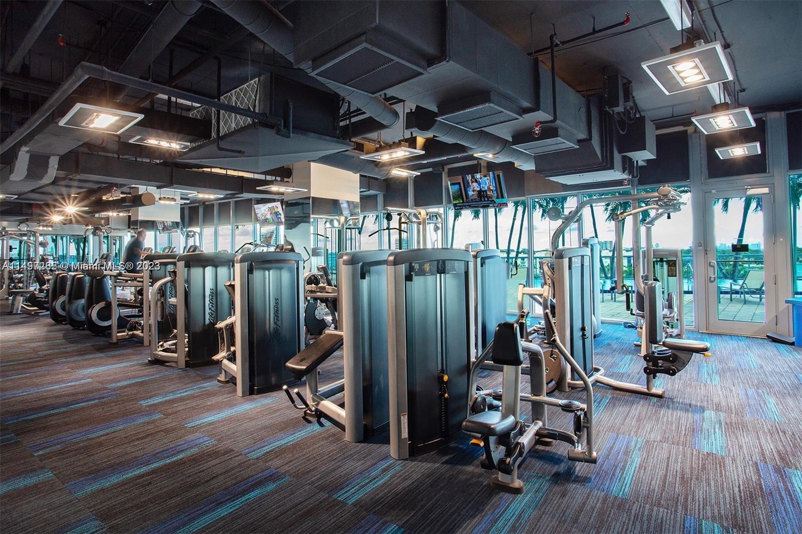 BLUE CONDO - Residential Lease
