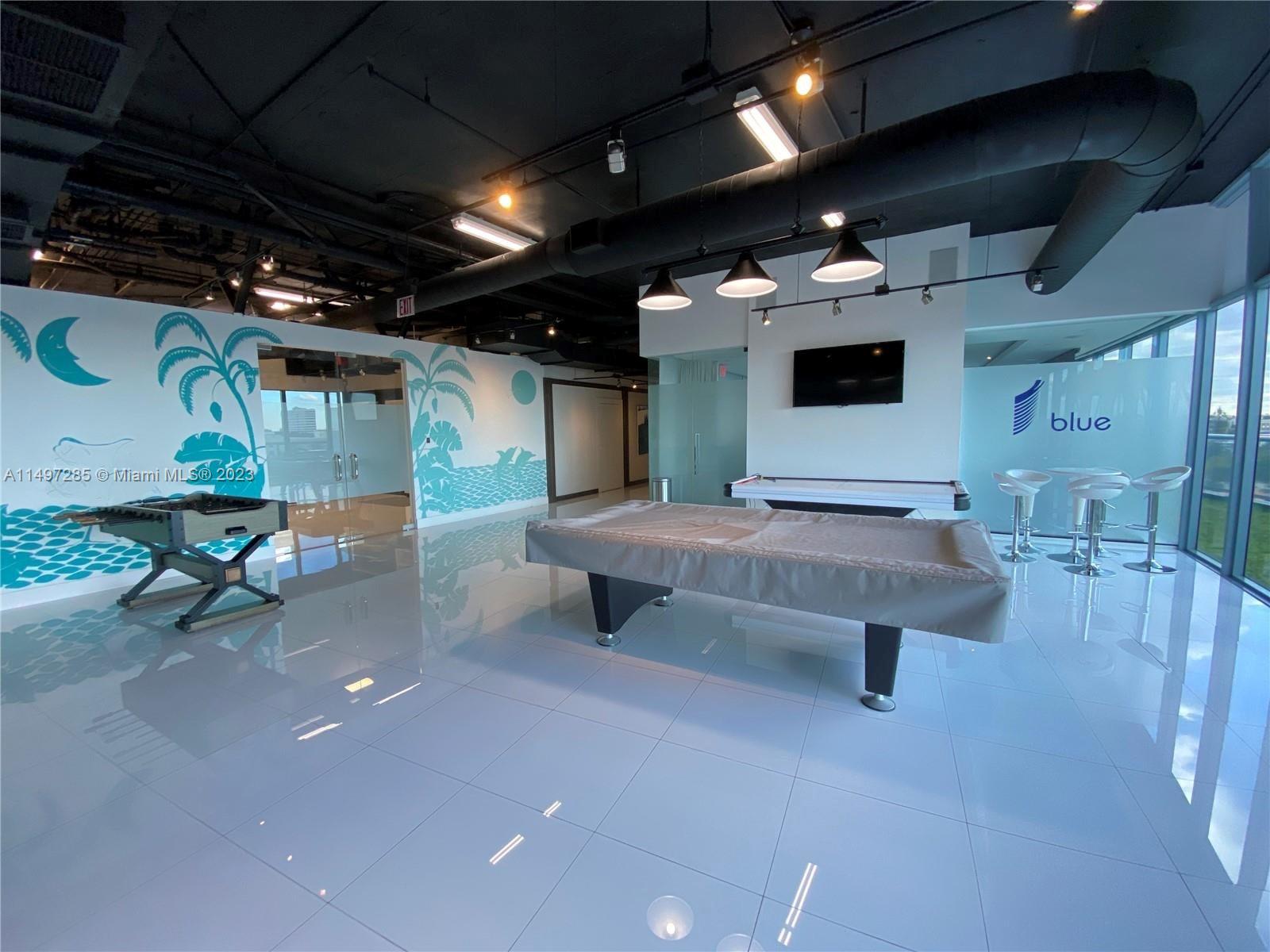 BLUE CONDO - Residential Lease