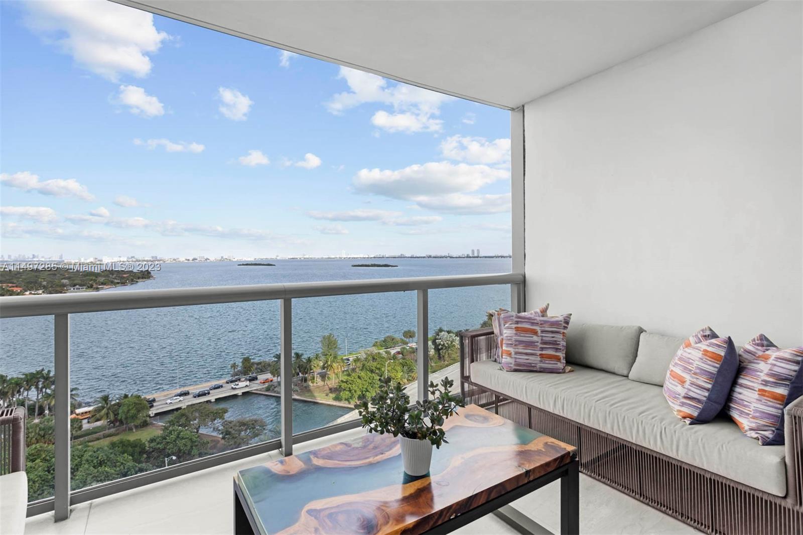 BLUE CONDO - Residential Lease