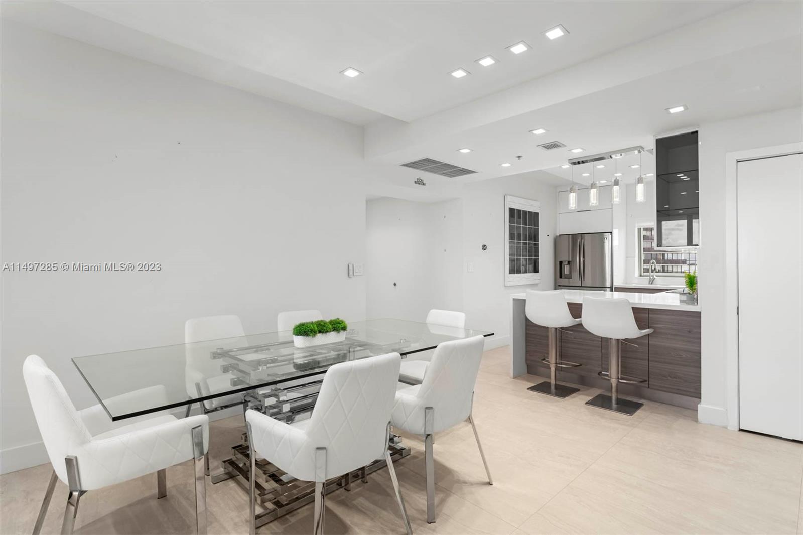BLUE CONDO - Residential Lease