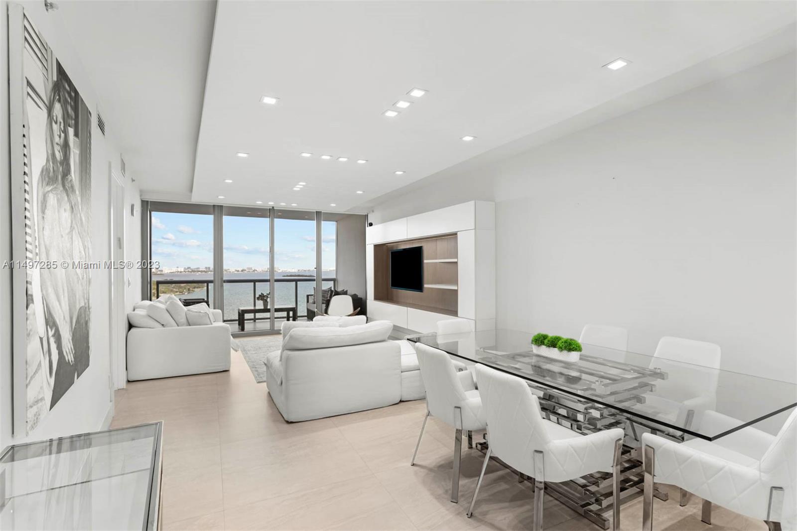 BLUE CONDO - Residential Lease