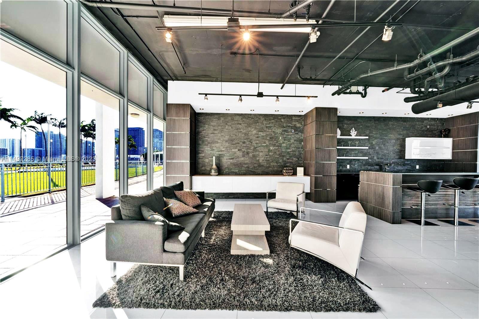 BLUE CONDO - Residential Lease