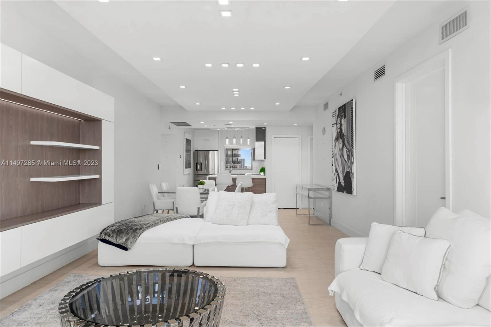 BLUE CONDO - Residential Lease