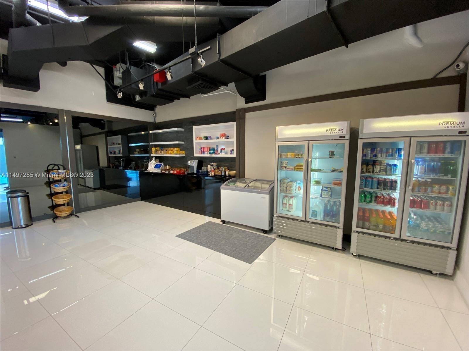 BLUE CONDO - Residential Lease