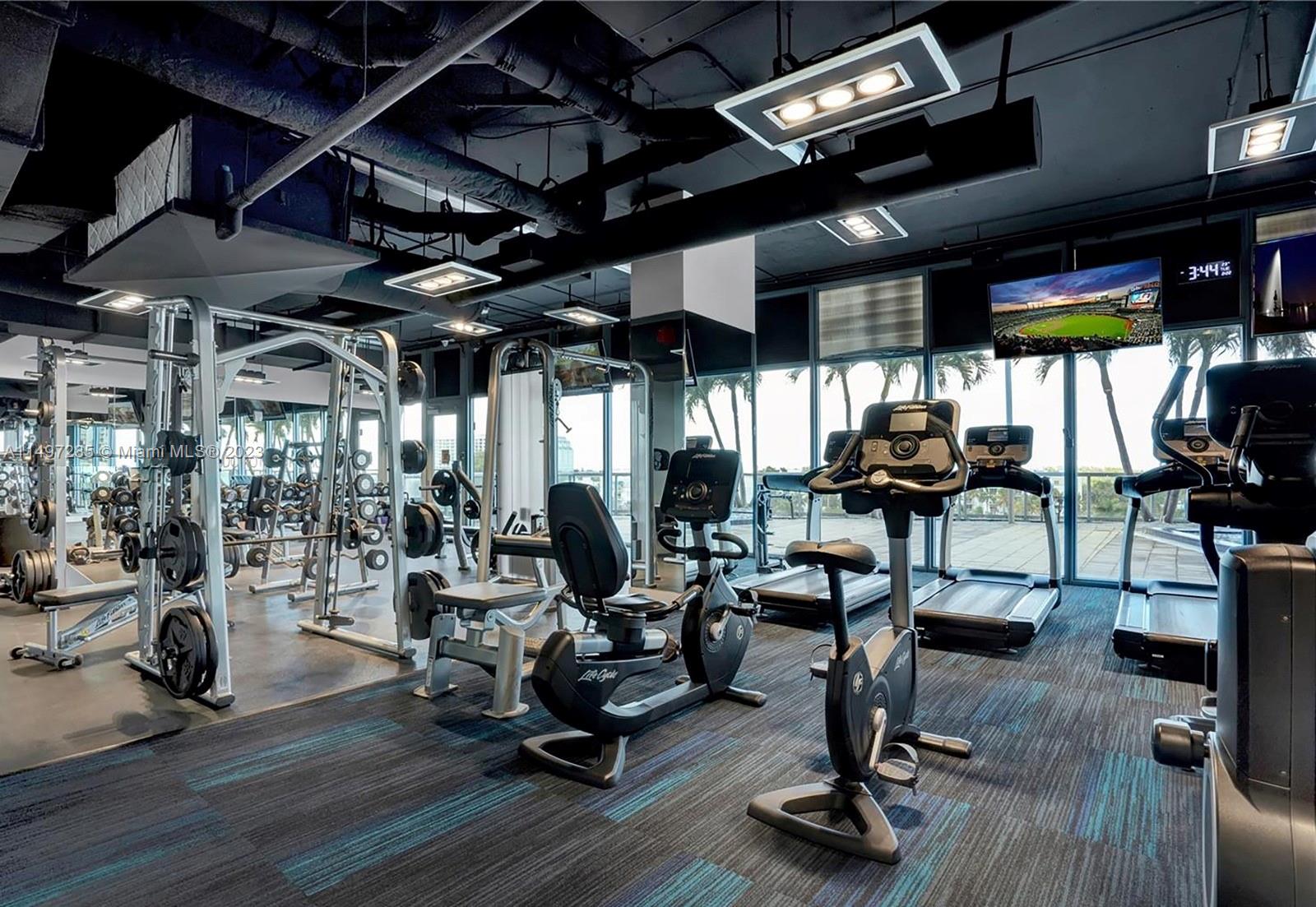 BLUE CONDO - Residential Lease
