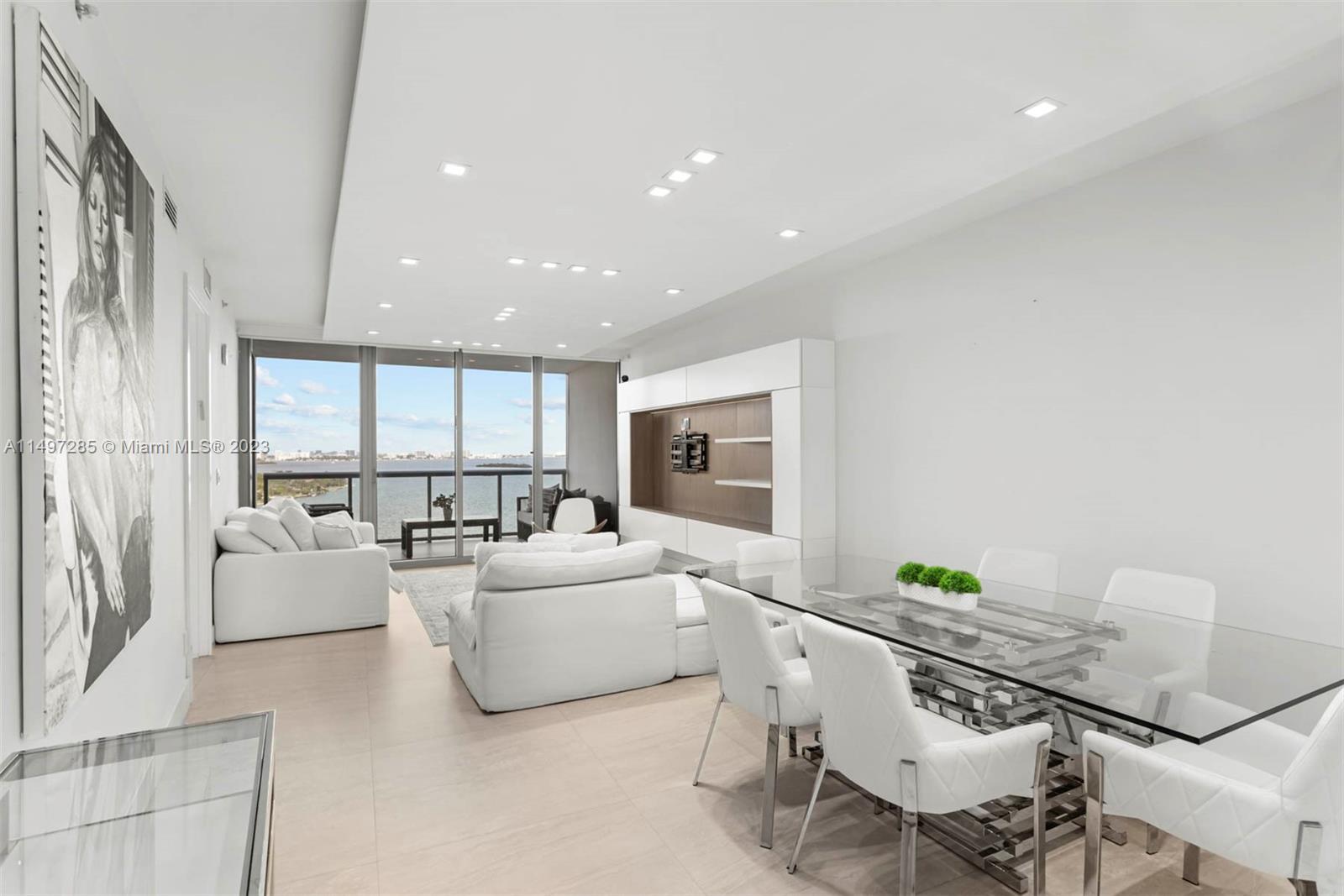 BLUE CONDO - Residential Lease